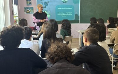 შეხვედრები თბილისის 153-ე და 65-ე საჯარო სკოლების დამამთავრებელი კლასის მოსწავლეებთან.